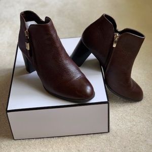 Alex Marie brown leather ankle booties brand new